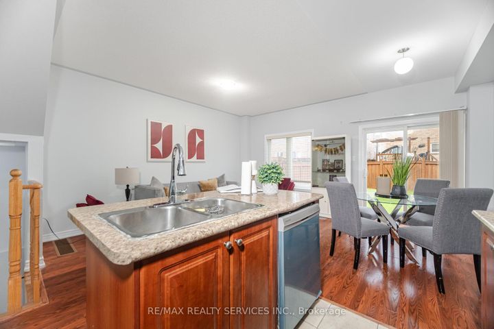 Photo 10 at 90 Crumlin Crescent, Credit Valley, Brampton