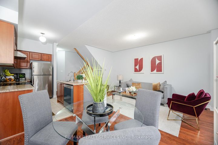 Photo 13 at 90 Crumlin Crescent, Credit Valley, Brampton