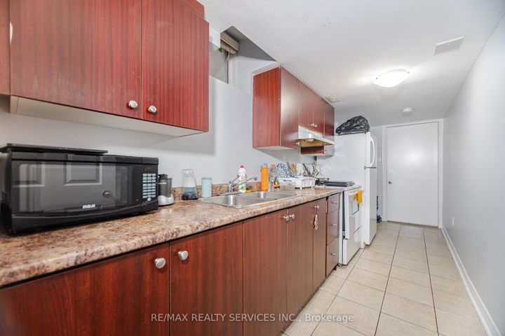 Photo 29 at 90 Crumlin Crescent, Credit Valley, Brampton