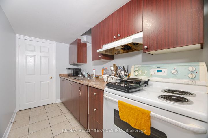 Photo 30 at 90 Crumlin Crescent, Credit Valley, Brampton
