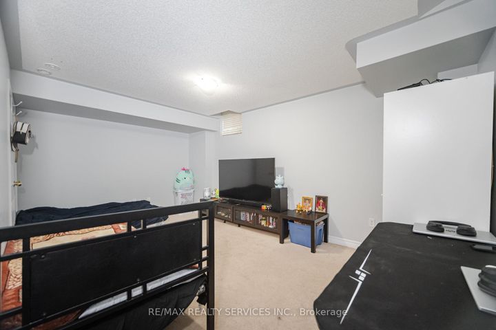Photo 31 at 90 Crumlin Crescent, Credit Valley, Brampton