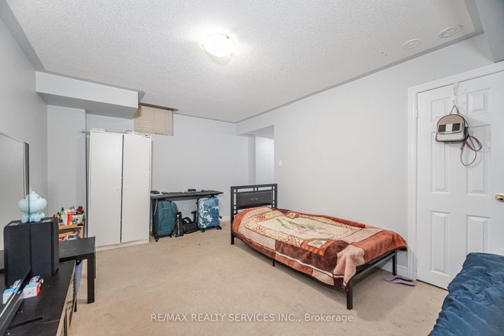 Photo 33 at 90 Crumlin Crescent, Credit Valley, Brampton