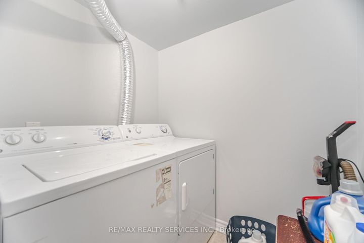 Photo 35 at 90 Crumlin Crescent, Credit Valley, Brampton