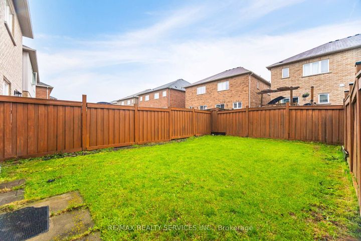 Photo 38 at 90 Crumlin Crescent, Credit Valley, Brampton