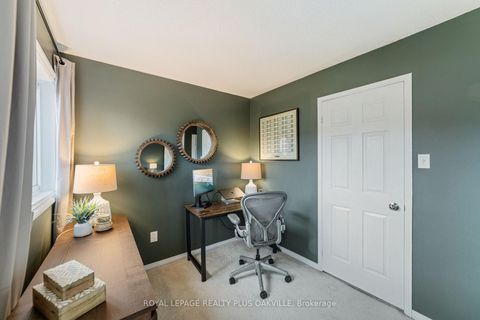 Photo 16 at 55 - 2300 Brays Lane, GA Glen Abbey, Oakville
