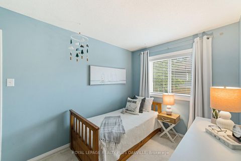 Photo 19 at 55 - 2300 Brays Lane, GA Glen Abbey, Oakville