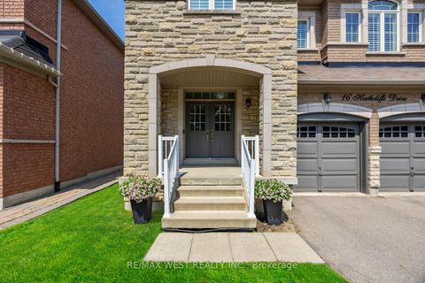 Photo 3 at 16 Heathcliffe Drive, Vellore Village, Vaughan