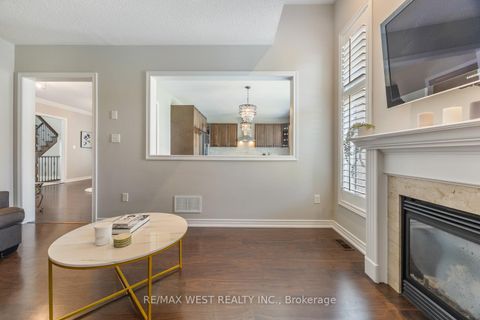 Photo 15 at 16 Heathcliffe Drive, Vellore Village, Vaughan