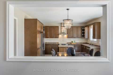 Photo 16 at 16 Heathcliffe Drive, Vellore Village, Vaughan