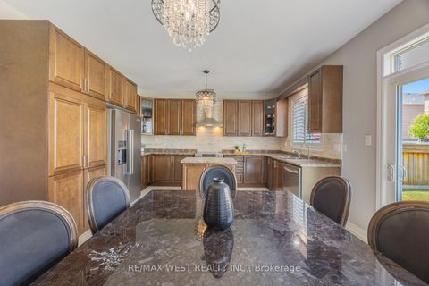 Photo 19 at 16 Heathcliffe Drive, Vellore Village, Vaughan