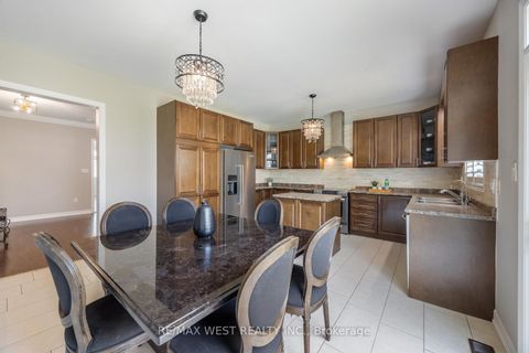 Photo 20 at 16 Heathcliffe Drive, Vellore Village, Vaughan