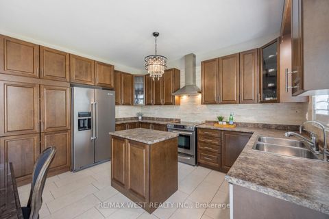 Photo 22 at 16 Heathcliffe Drive, Vellore Village, Vaughan