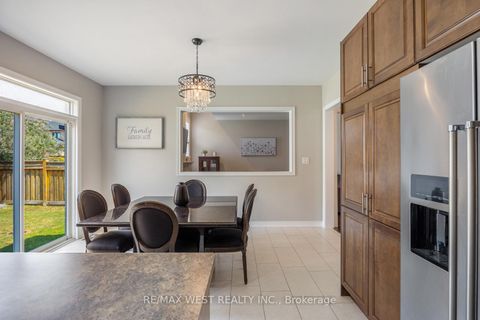 Photo 24 at 16 Heathcliffe Drive, Vellore Village, Vaughan