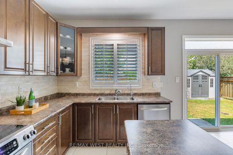 Photo 27 at 16 Heathcliffe Drive, Vellore Village, Vaughan
