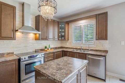 Photo 28 at 16 Heathcliffe Drive, Vellore Village, Vaughan