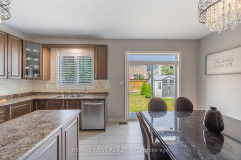 Photo 29 at 16 Heathcliffe Drive, Vellore Village, Vaughan