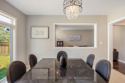 Photo 30 at 16 Heathcliffe Drive, Vellore Village, Vaughan