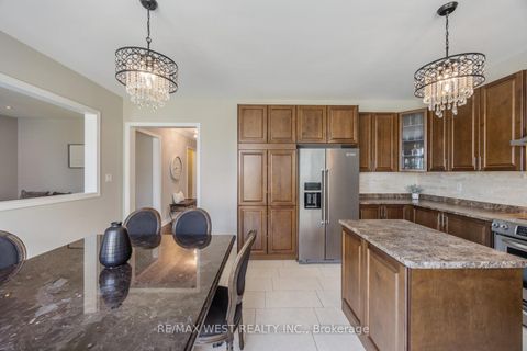 Photo 31 at 16 Heathcliffe Drive, Vellore Village, Vaughan
