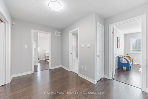 Photo 33 at 16 Heathcliffe Drive, Vellore Village, Vaughan