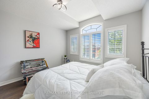 Photo 35 at 16 Heathcliffe Drive, Vellore Village, Vaughan