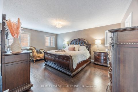 Photo 40 at 16 Heathcliffe Drive, Vellore Village, Vaughan