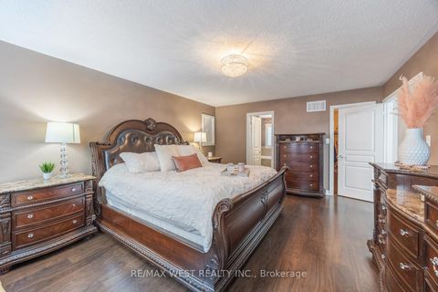Photo 42 at 16 Heathcliffe Drive, Vellore Village, Vaughan
