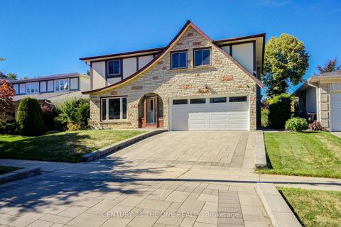 Photo 1 at 54 Marblemount Crescent, Sullivan, Toronto