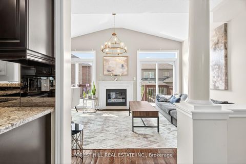 Photo 13 at 9 Robert Green Crescent, Patterson, Vaughan