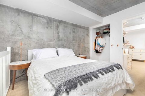 Photo 10 at 302 - 954 King Street W, Niagara, Toronto