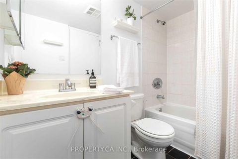 Photo 11 at 302 - 954 King Street W, Niagara, Toronto