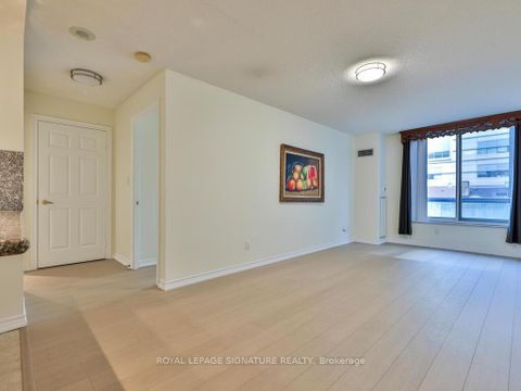 Photo 5 at 318 - 168 Simcoe Street, Waterfront Communities C1, Toronto