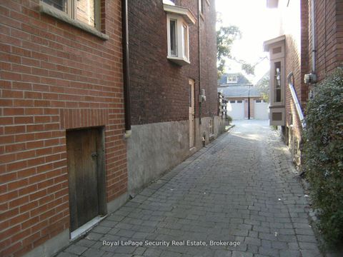 Photo 2 at 122 Delaware Avenue, Little Italy, Toronto