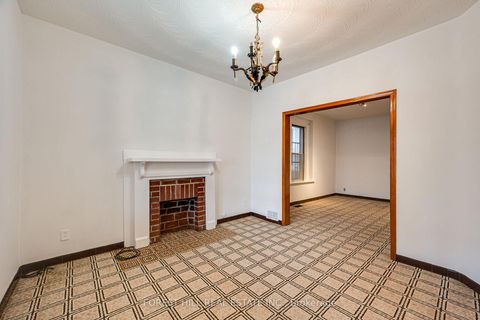 Photo 3 at 33 Hounslow Heath Road, Pellam Park, Toronto