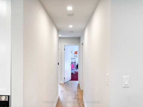 Photo 5 at 44 Devins Drive, Aurora Heights, Aurora