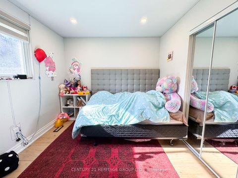Photo 11 at 44 Devins Drive, Aurora Heights, Aurora