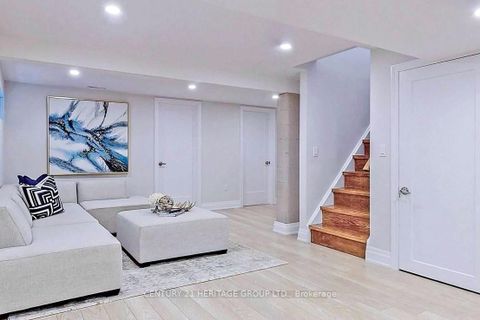 Photo 13 at 44 Devins Drive, Aurora Heights, Aurora