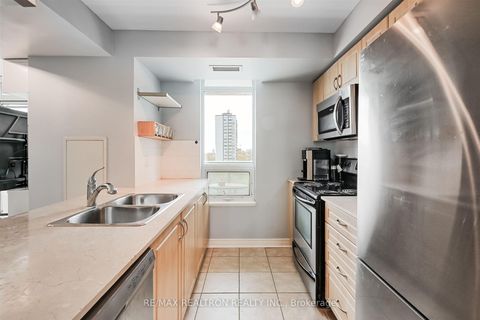 Photo 10 at 803 - 212 Eglinton Avenue E, Mount Pleasant West, Toronto