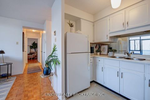 Photo 7 at 5-511 - 50 Old Kingston Road, West Hill, Toronto