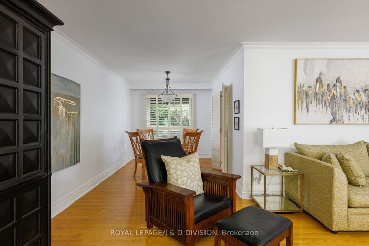 Photo 6 at 27 Paramount Court, Amesbury, Toronto