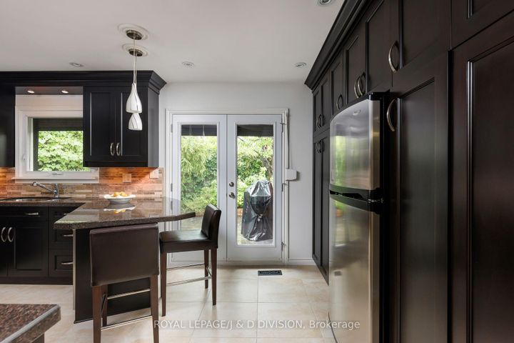 Photo 12 at 27 Paramount Court, Amesbury, Toronto