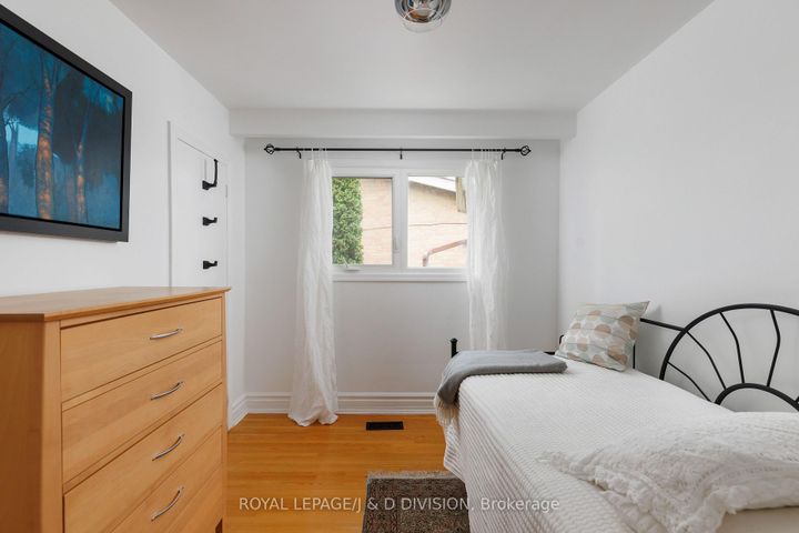 Photo 17 at 27 Paramount Court, Amesbury, Toronto