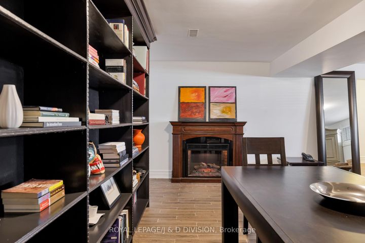 Photo 30 at 27 Paramount Court, Amesbury, Toronto