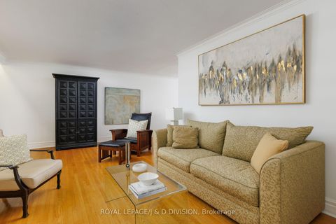 Photo 3 at 27 Paramount Court, Amesbury, Toronto