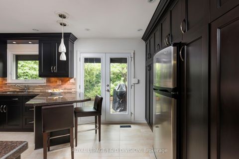 Photo 12 at 27 Paramount Court, Amesbury, Toronto