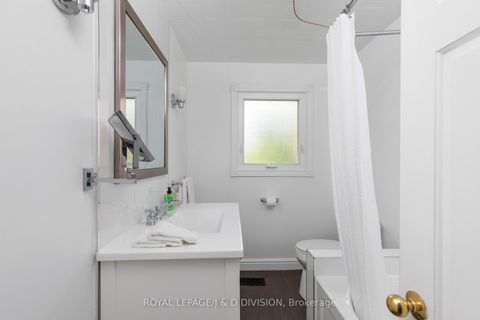 Photo 19 at 27 Paramount Court, Amesbury, Toronto