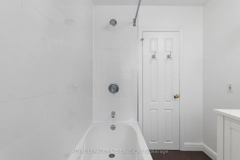 Photo 21 at 27 Paramount Court, Amesbury, Toronto