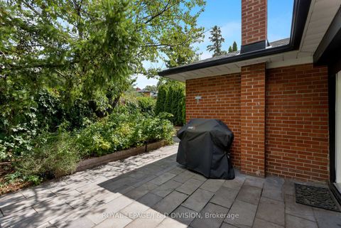 Photo 41 at 27 Paramount Court, Amesbury, Toronto