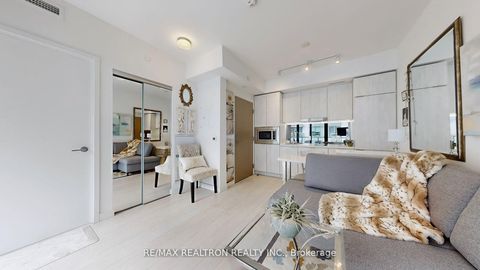 Photo 11 at 1016 - 215 Queen Street W, Waterfront Communities C1, Toronto