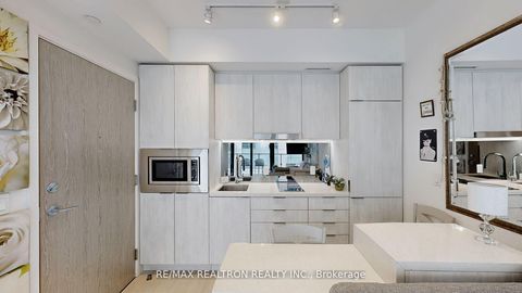Photo 14 at 1016 - 215 Queen Street W, Waterfront Communities C1, Toronto