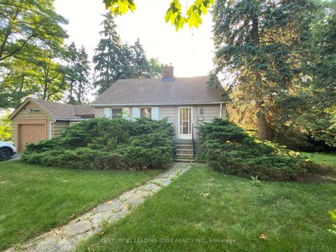 Photo 1 at 21 Faircroft Boulevard, Cliffcrest, Toronto
